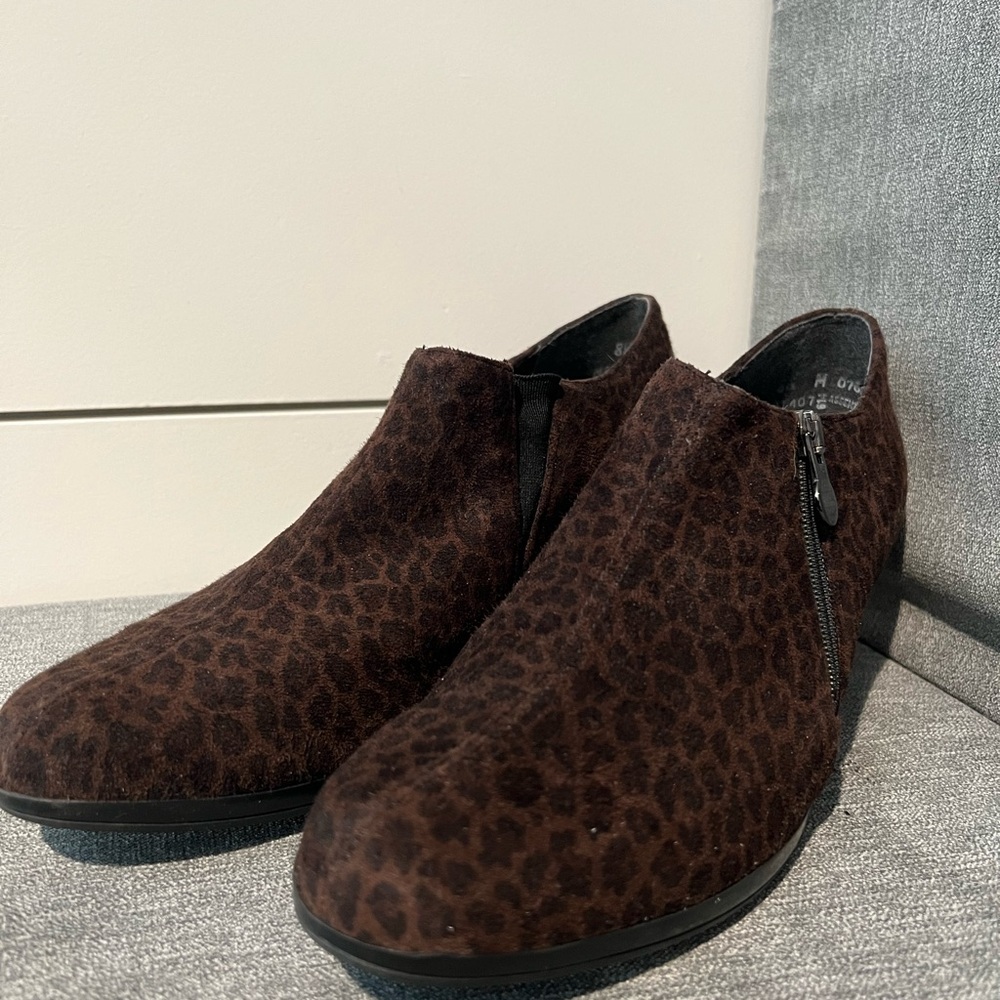 Munro Womens Brown Leopard Print Fabric Zip Up Booties - Picture 6 of 6